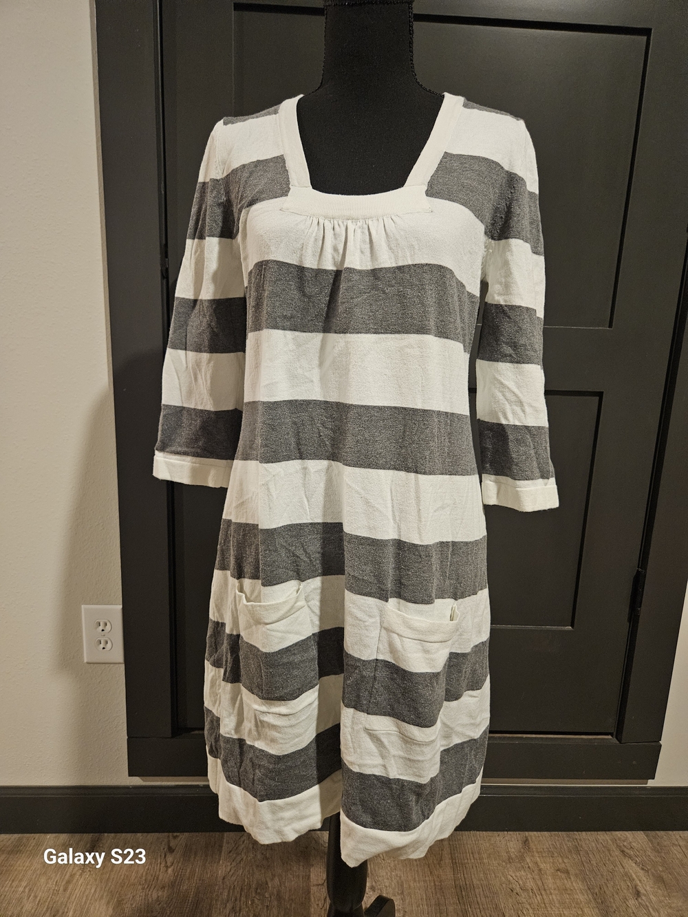 Pink Rose Striped Scoop Neck Sweater Tunic Dress - White & Gray